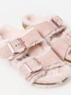 Birkenstock Girls' Arizona Shearling Sandal -Outdoor Clothing Shop 1020580xLTROSExAlt3 81626242