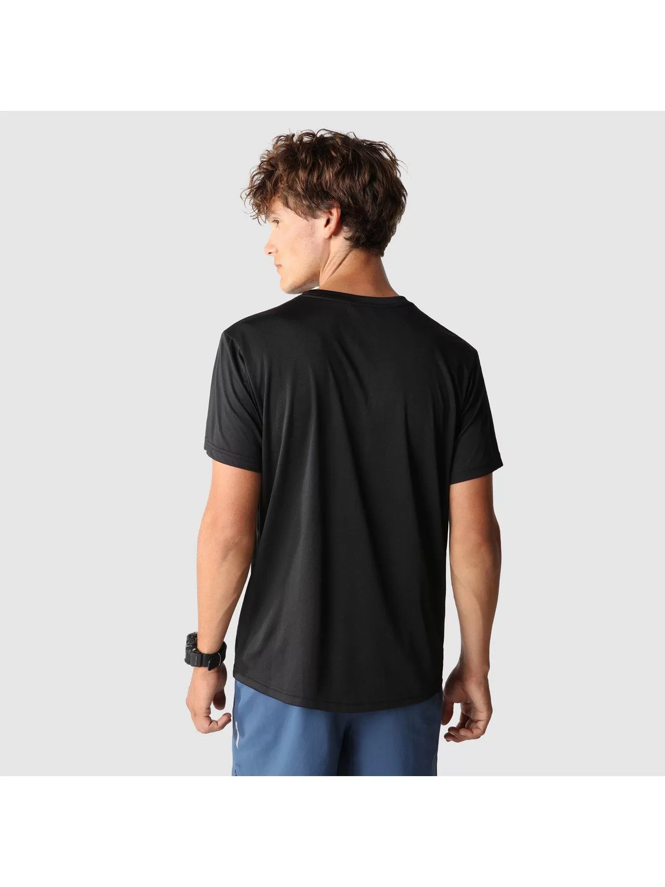 THE NORTH FACE Men's Reaxion Amp Crew T-Shirt - Black 4 THE NORTH FACE Men's Reaxion Amp Crew T-Shirt - Black - Image 2