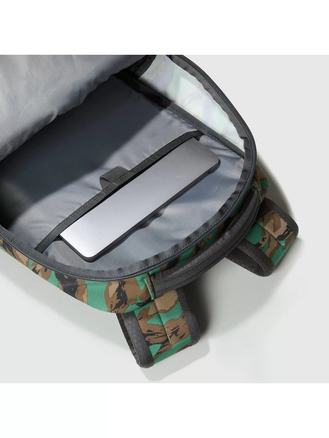 THE NORTH FACE Vault Backpack - Khaki 4 THE NORTH FACE Vault Backpack - Khaki - Image 2