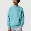 THE NORTH FACE Raglan Redbox Crew Sweatshirt - Blue -Outdoor Clothing Shop VCIUE SQ1 0000000020 BLUE MDf